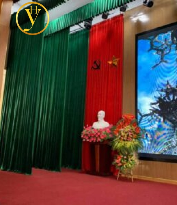 RÈM HỘI TRƯỜNG