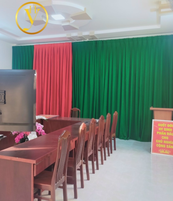 RÈM HỘI TRƯỜNG
