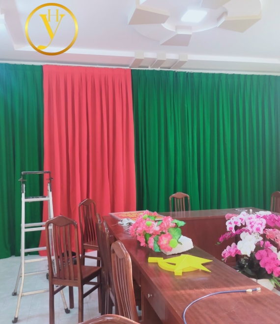 RÈM HỘI TRƯỜNG