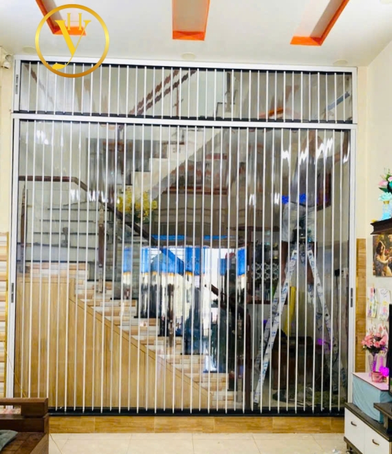 CỬA XẾP LÁ NHỰA TRONG SUỐT- GIẢI PHÁP NGĂN LẠNH HIỆU QUẢ,
